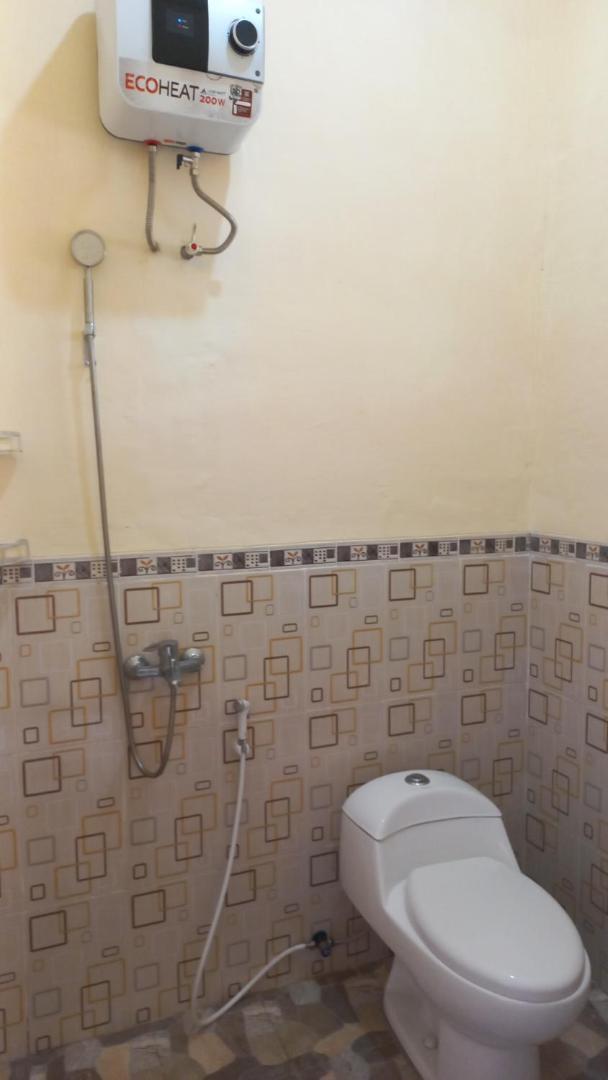 Angler Family Guest House Blitar Экстерьер фото