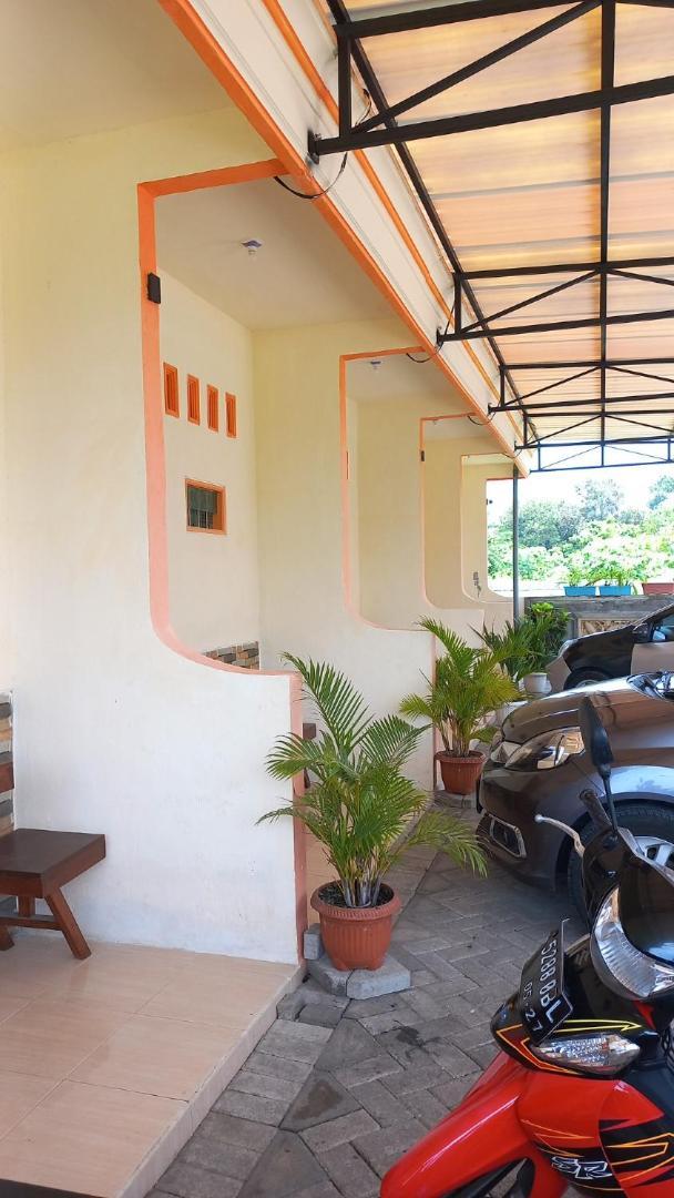 Angler Family Guest House Blitar Экстерьер фото